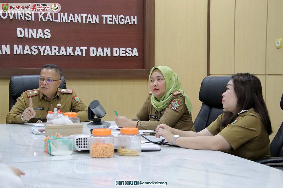Kepala Dinas PMD Kalteng H. Aryawan menerima kunjungan silaturahmi CPNS di kantor Dinas PMD Kalteng.