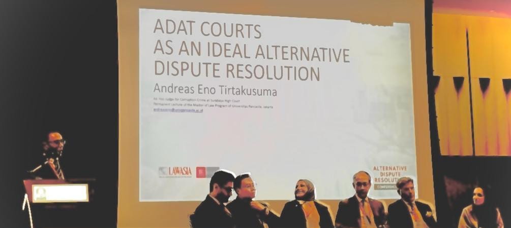 Dr. Andreas Perkenalkan Hukum Adat Dayak di Forum Internasional